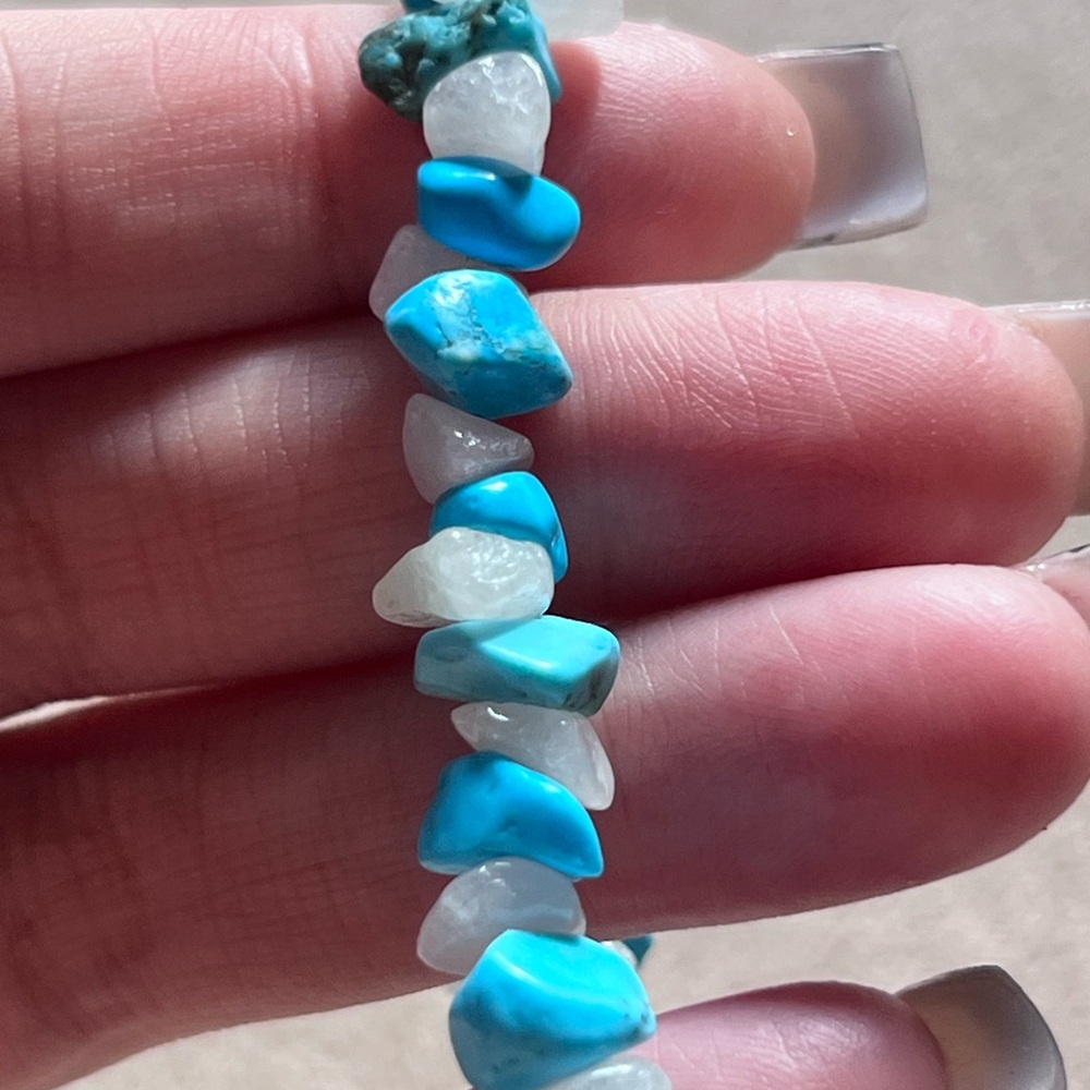 Handmade Lovely Natural Blue Turquoise & White Jade Beaded Bracelet, Size 7” - Picture 4 of 4